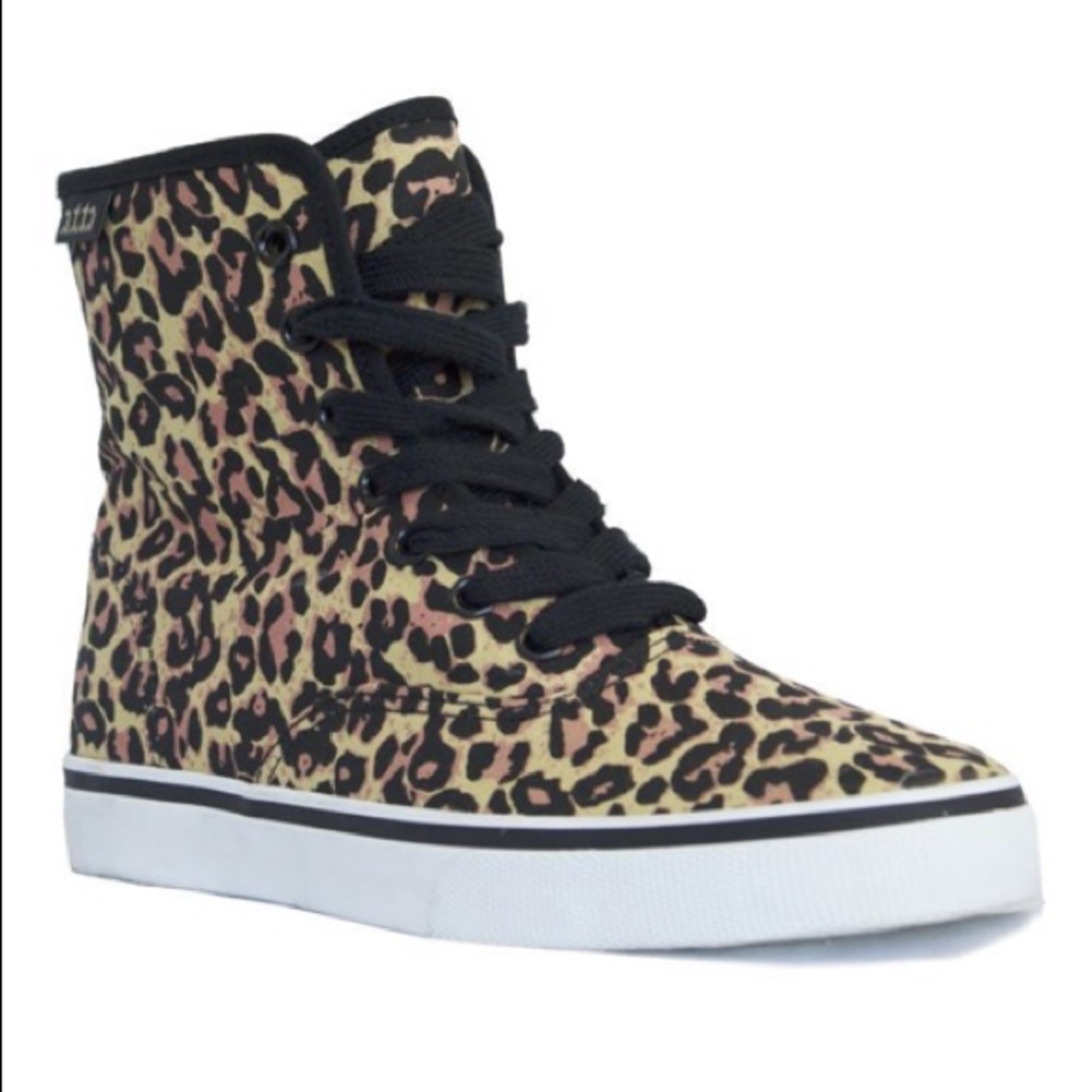 🐆Y.R.U Prime Hi Leopard Printed Sneakers🐆